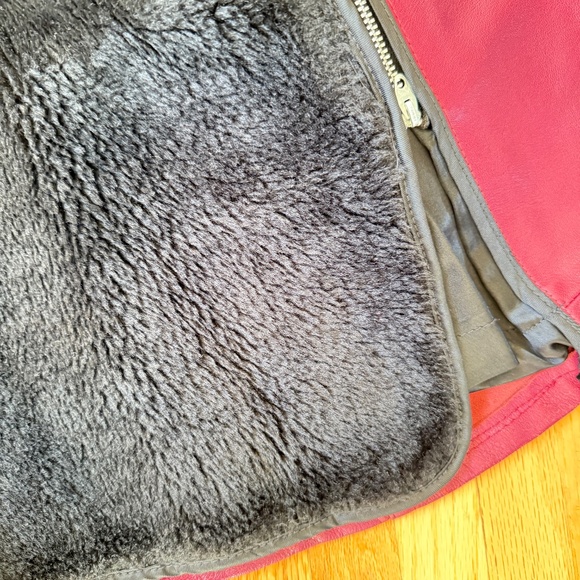 Vintage 70s berry leather coat w/ brass buttons + zip-out faux-fur lining - Picture 11 of 15